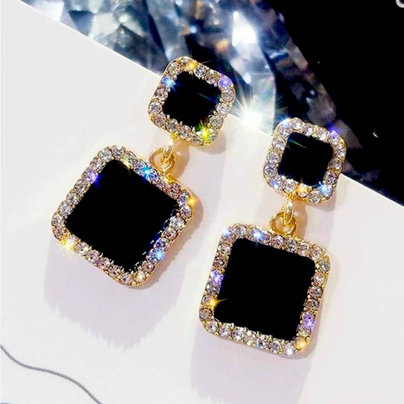 Jewelry - Luxe Black Square Dangling Sparkly Statement Earrings